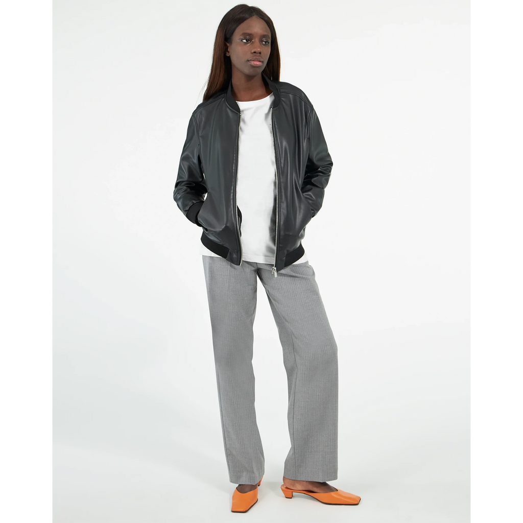 526f7eaf-bdd2-40e4-a7a4-0e7bbce00a93